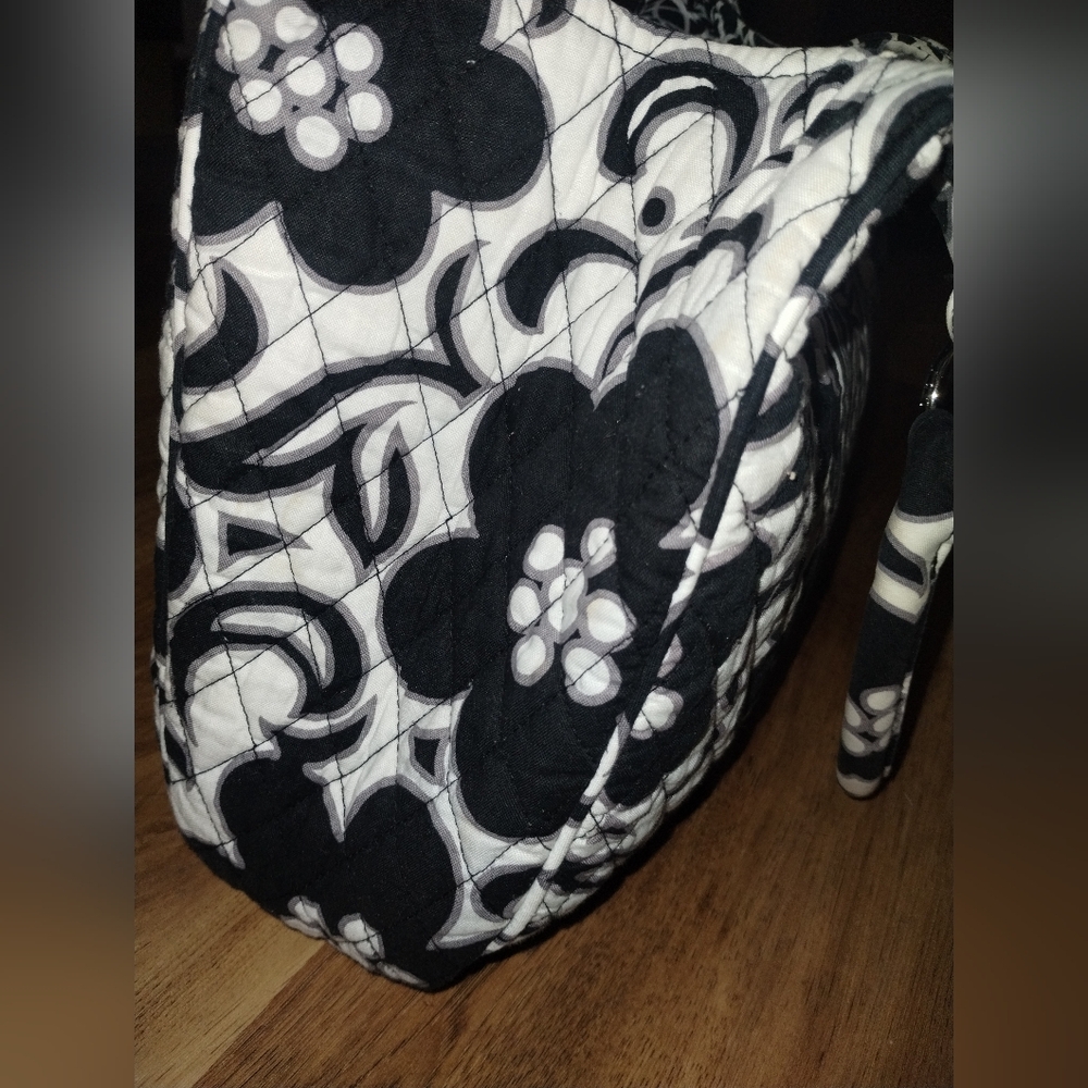 Vera Bradley Black And White Floral Purse - Picture 6 of 11
